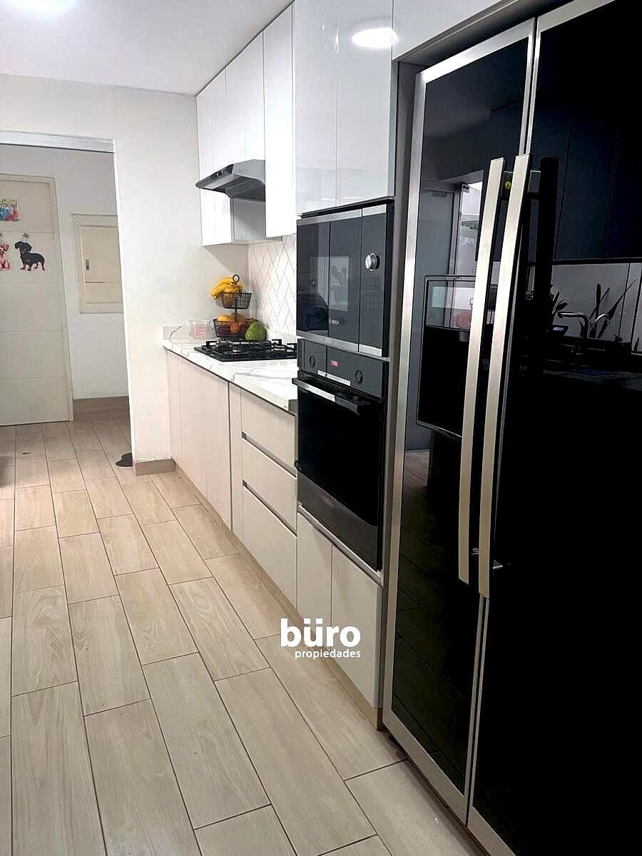 11 de 18: Amplia Cocina