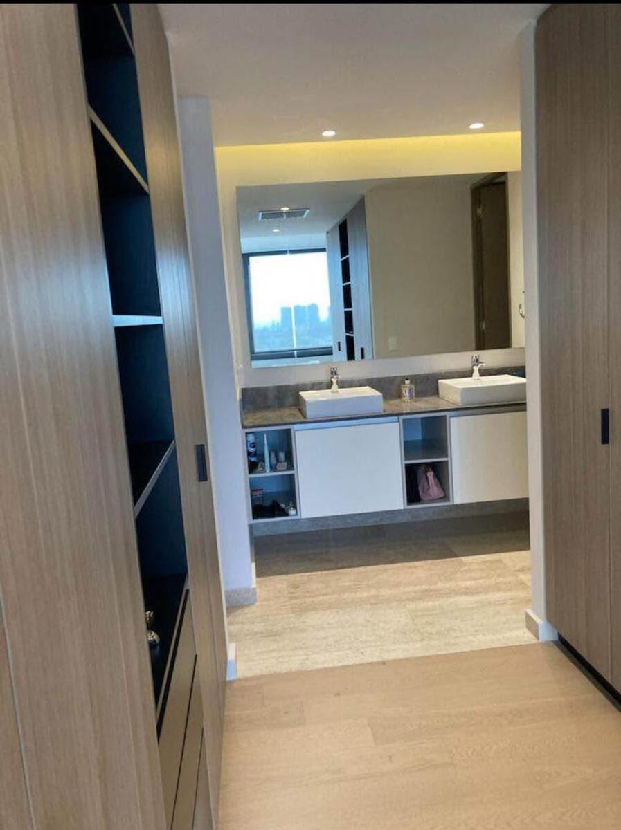 6 of 10: BAÑO DE RECAMARA PRINCIPAL