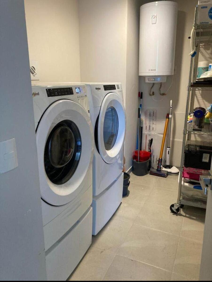 10 of 10: AREA DE LAVADO(NO INCLUYE MUEBLES)