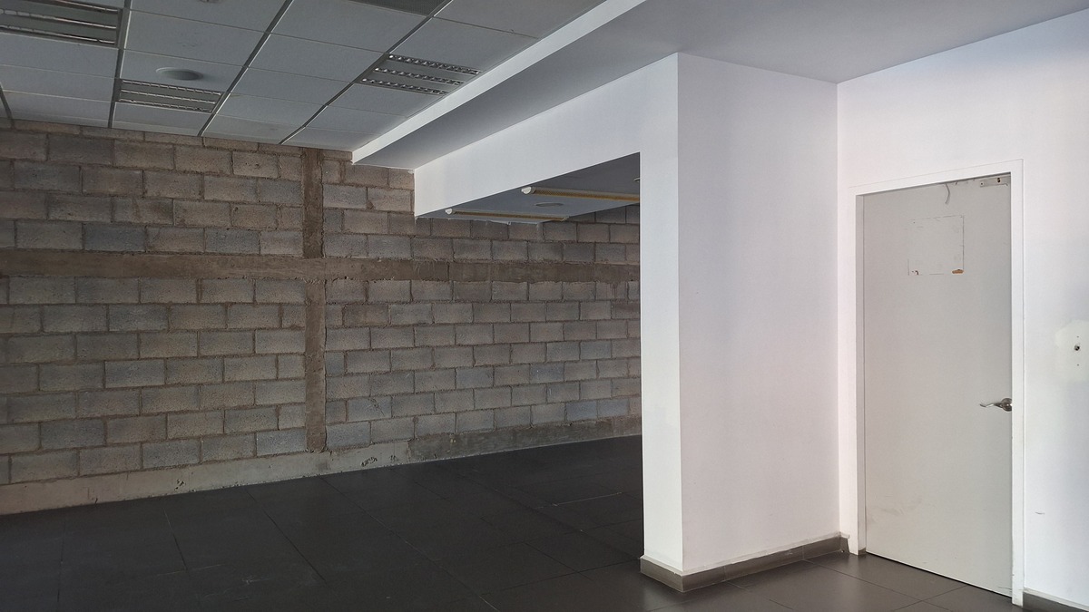 3 de 10: Renta local 250 m2, adaptado Av Zaragoza, Querétaro