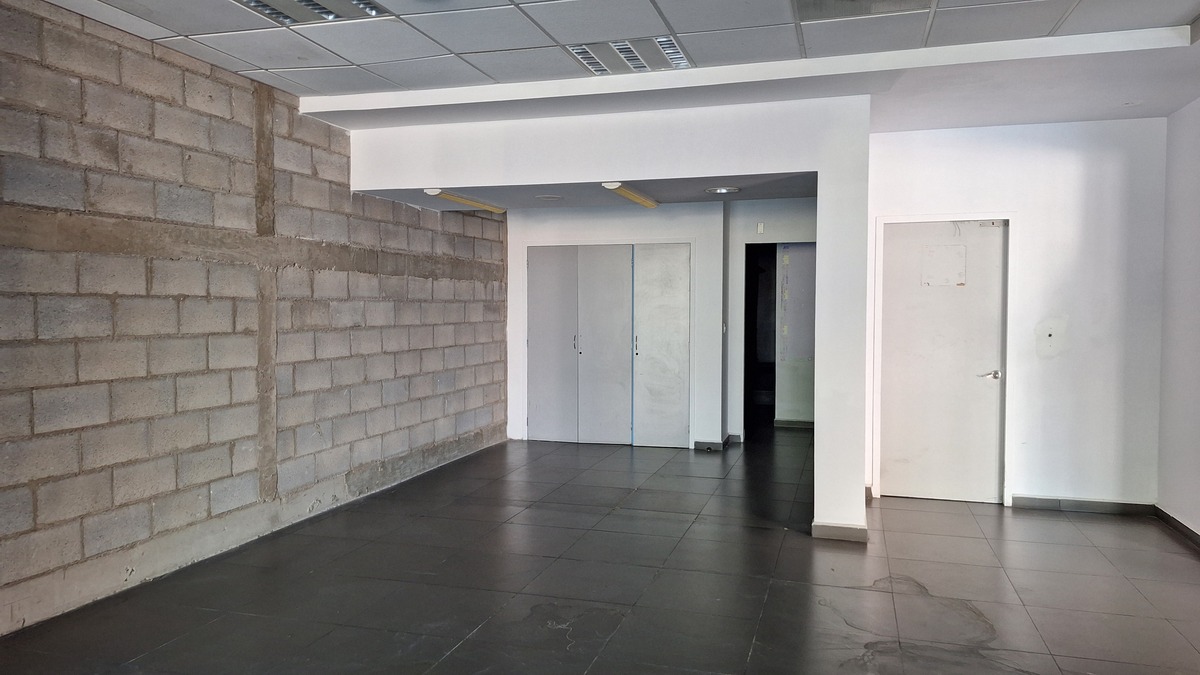 5 de 10: Renta local 250 m2, adaptado Av Zaragoza, Querétaro