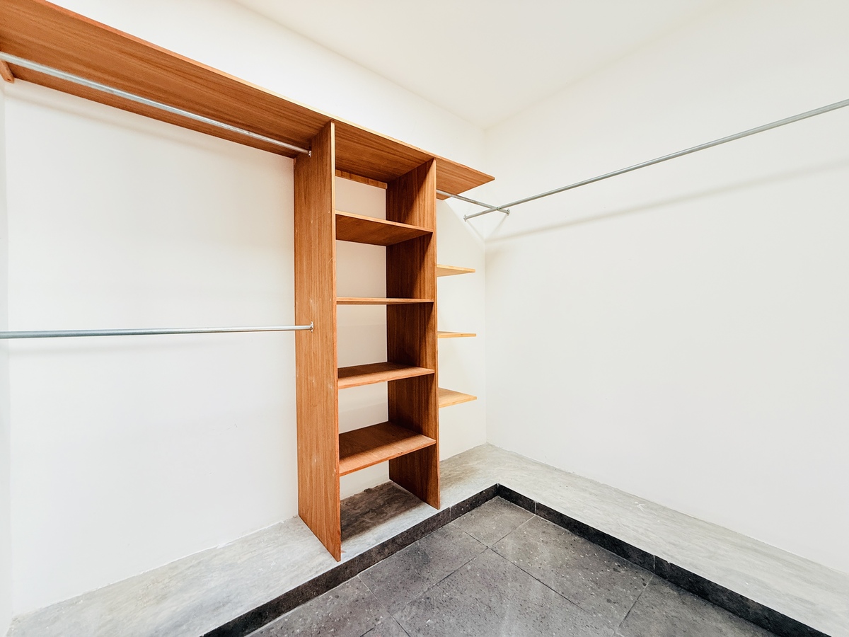 10 de 18: Closet Recámara Principal