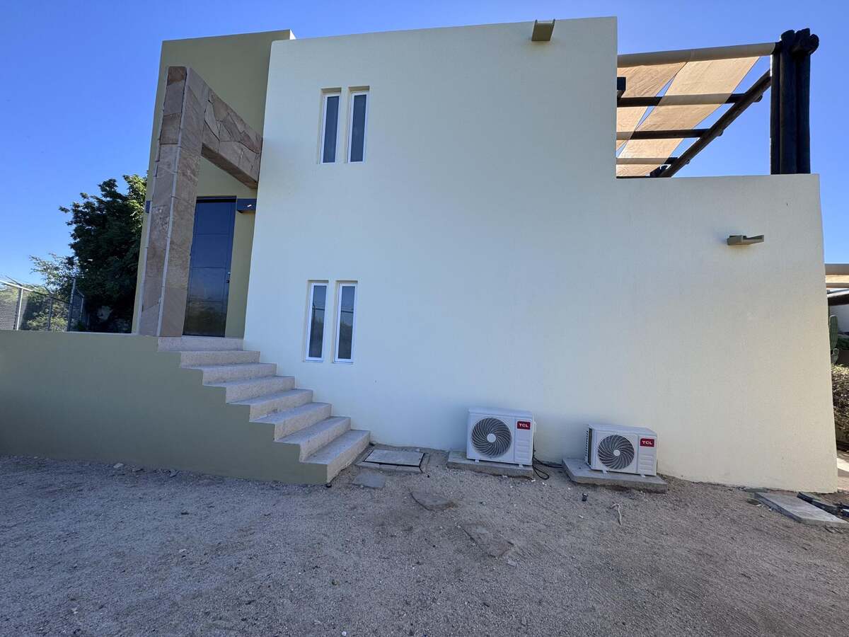 2 de 13: Vista desde la cochera