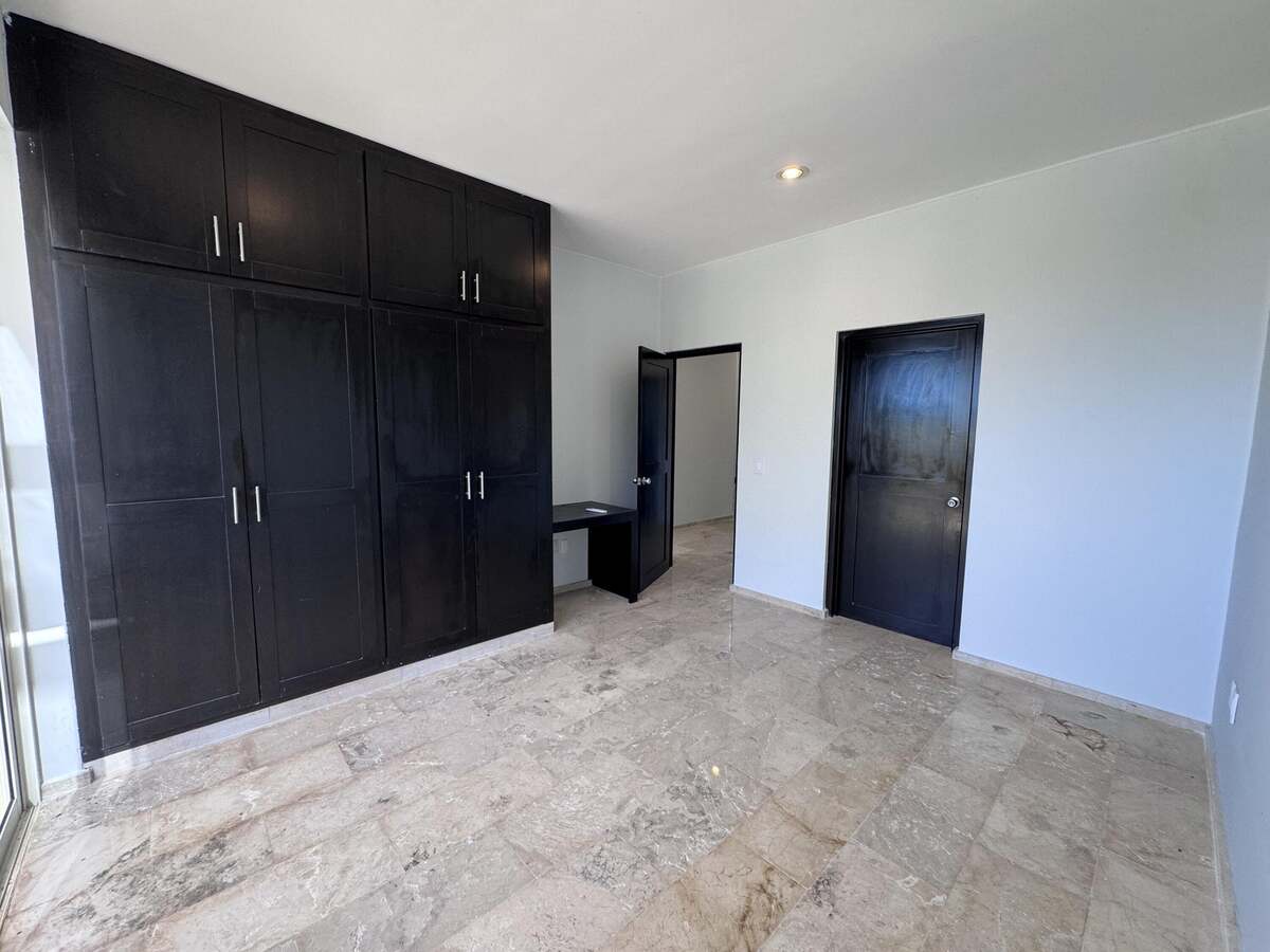 6 de 13: Interior de habitacion