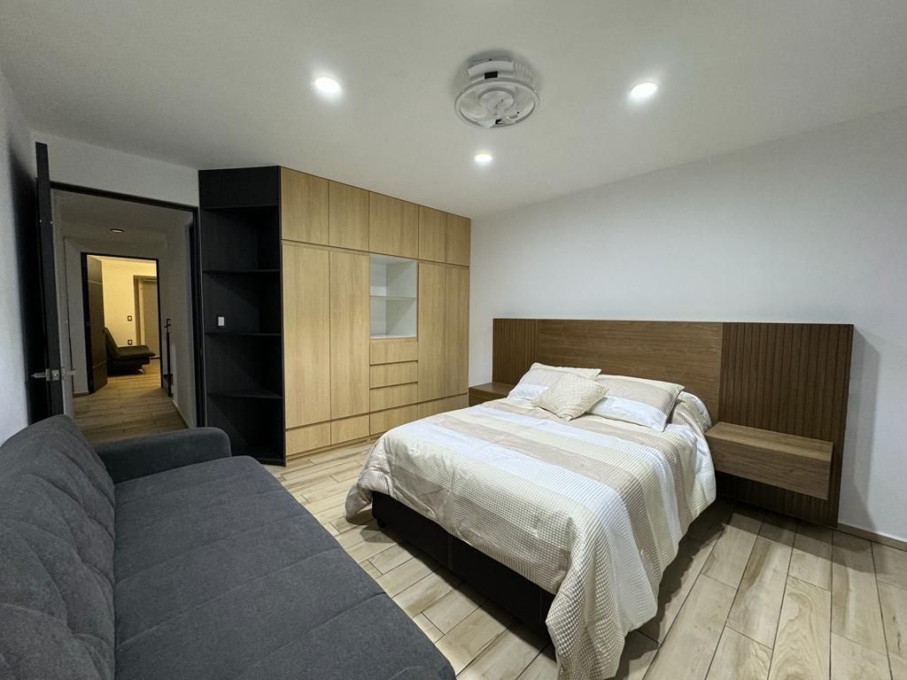 12 de 18: 4 Recamaras con closet cada una.