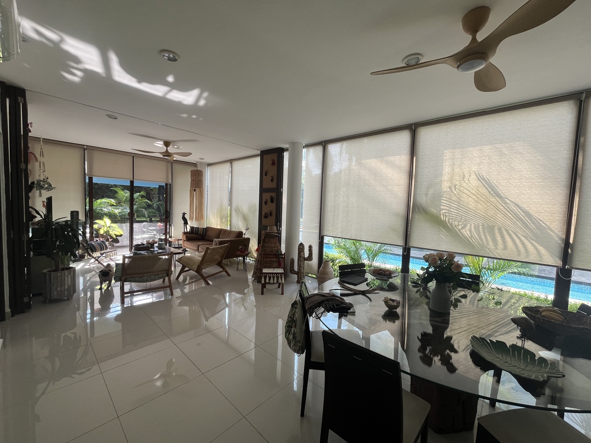 19 de 50: view from dining room to living area