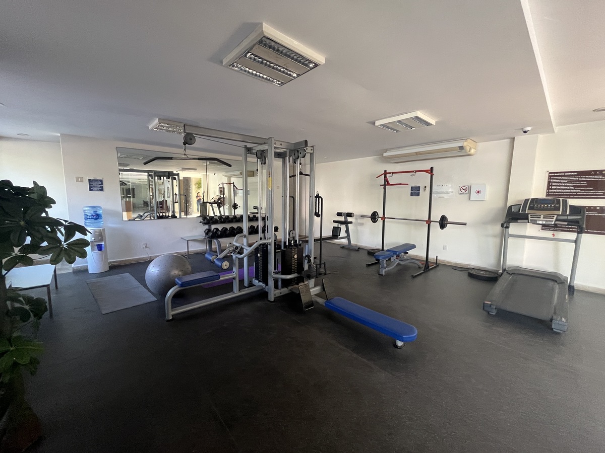 5 de 50: COMMON AREA GYM