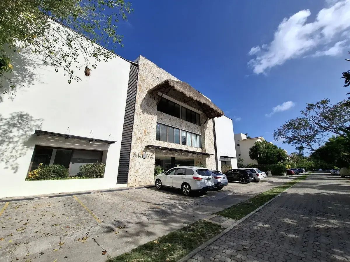 2 de 50: AKOYA FRONT