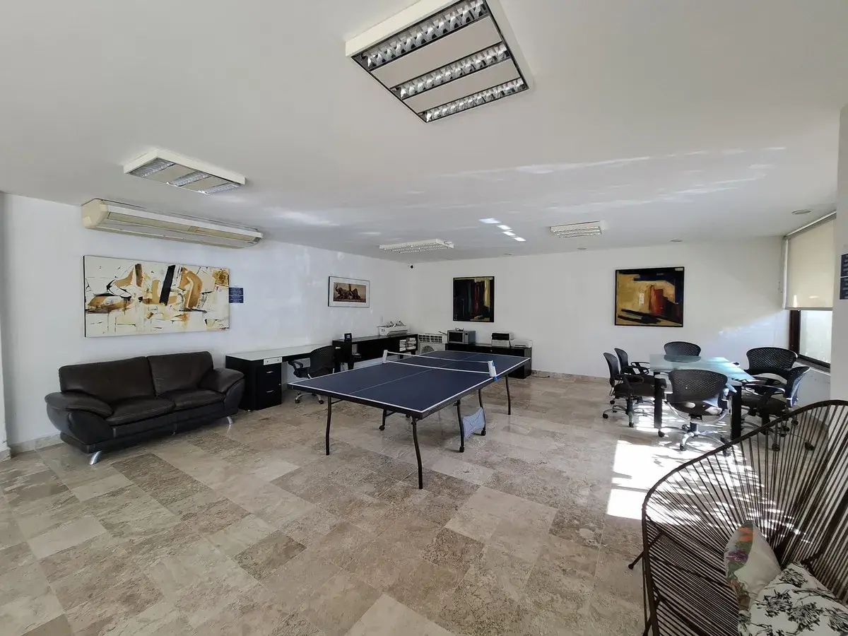 7 de 50: COMMON AREA PLAY ROOM AND also used as working area