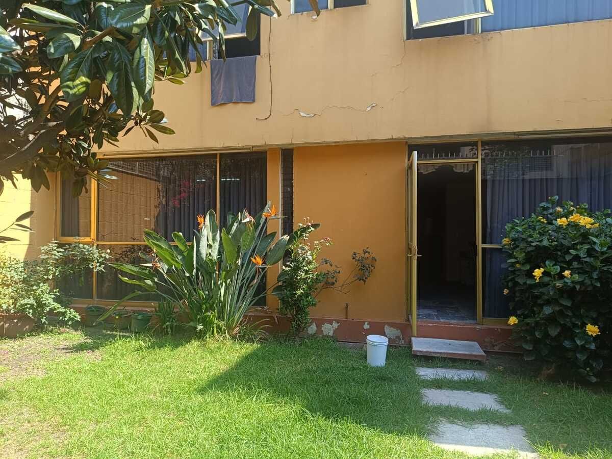 6 de 31: ACCESO AL JARDIN