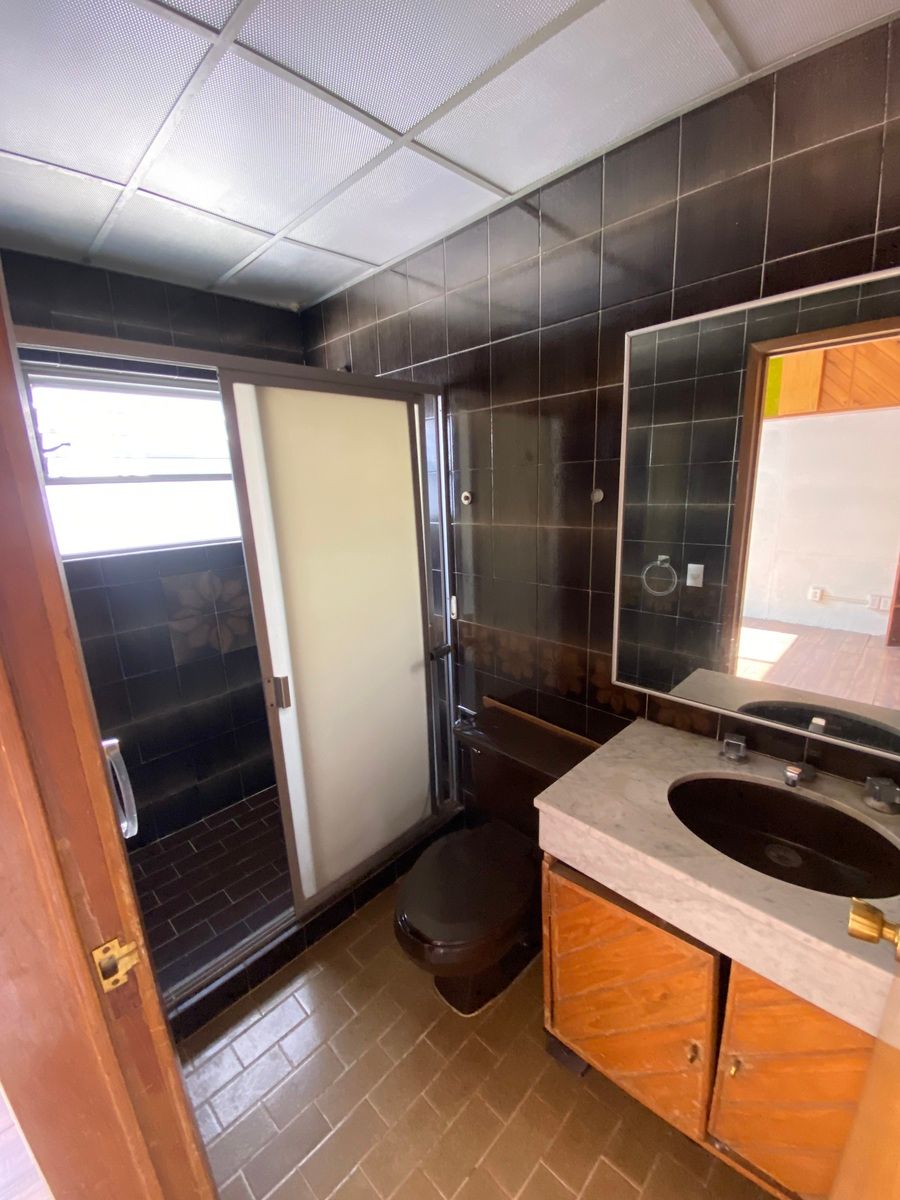 17 de 19: Baño completo habitación principal