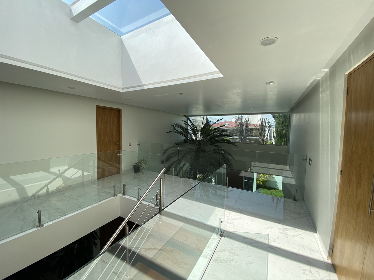 8 of 16: LOMAS-DE-TECAMACHALCO-CASA-VENTA-REMODELADA-JARDIN