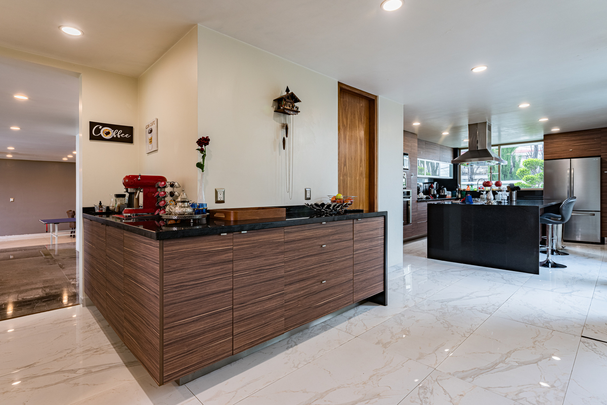 4 of 16: LOMAS-DE-TECAMACHALCO-CASA-VENTA-REMODELADA-JARDIN