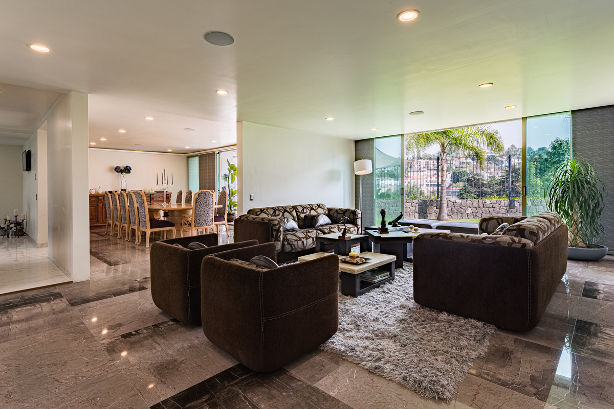 7 of 16: LOMAS-DE-TECAMACHALCO-CASA-VENTA-REMODELADA-JARDIN