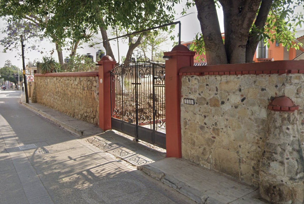 2 of 4: Fachada del fraccionamiento