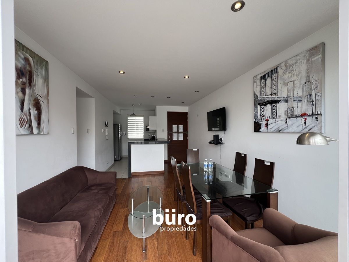 7 de 22: Sala coemdor con cocina integrada