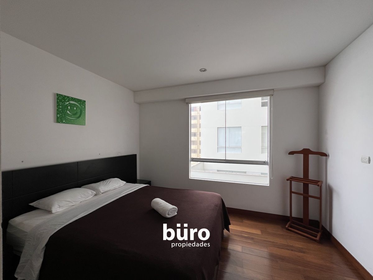 11 de 22: Dormitorio secundario con baño incorporado