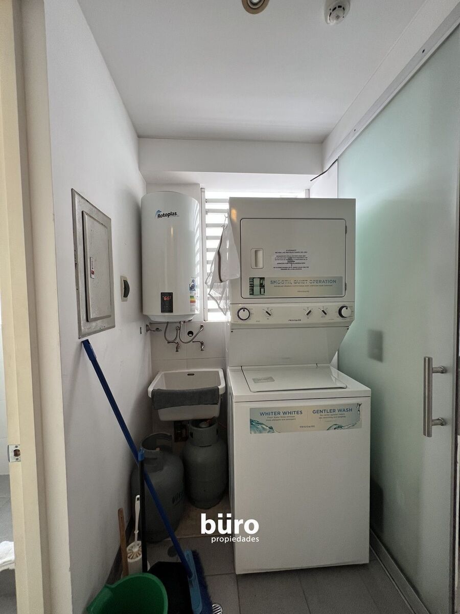 18 de 22: Lavandería con lavaseca