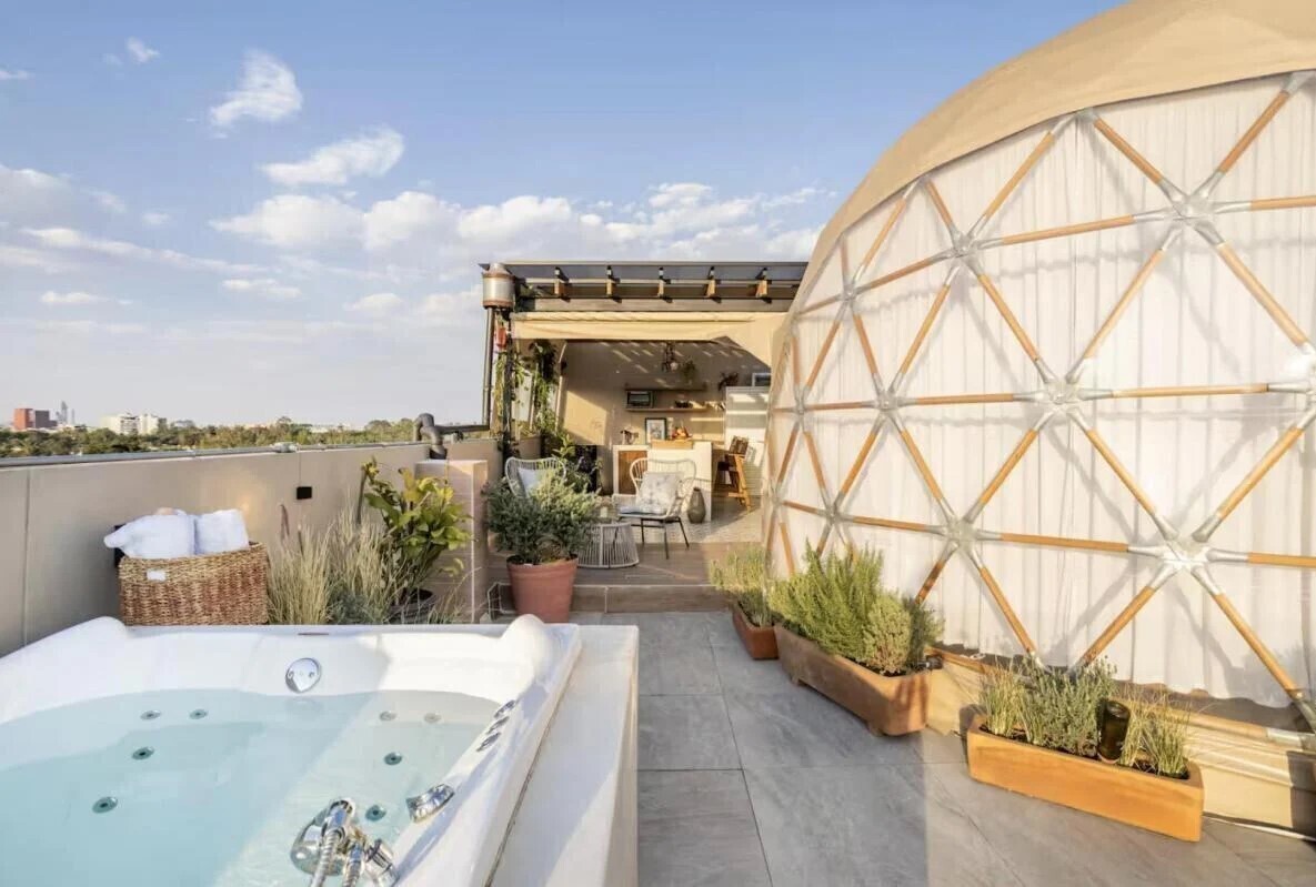 1 of 23: TERRAZA GLAMPING JACUZZI