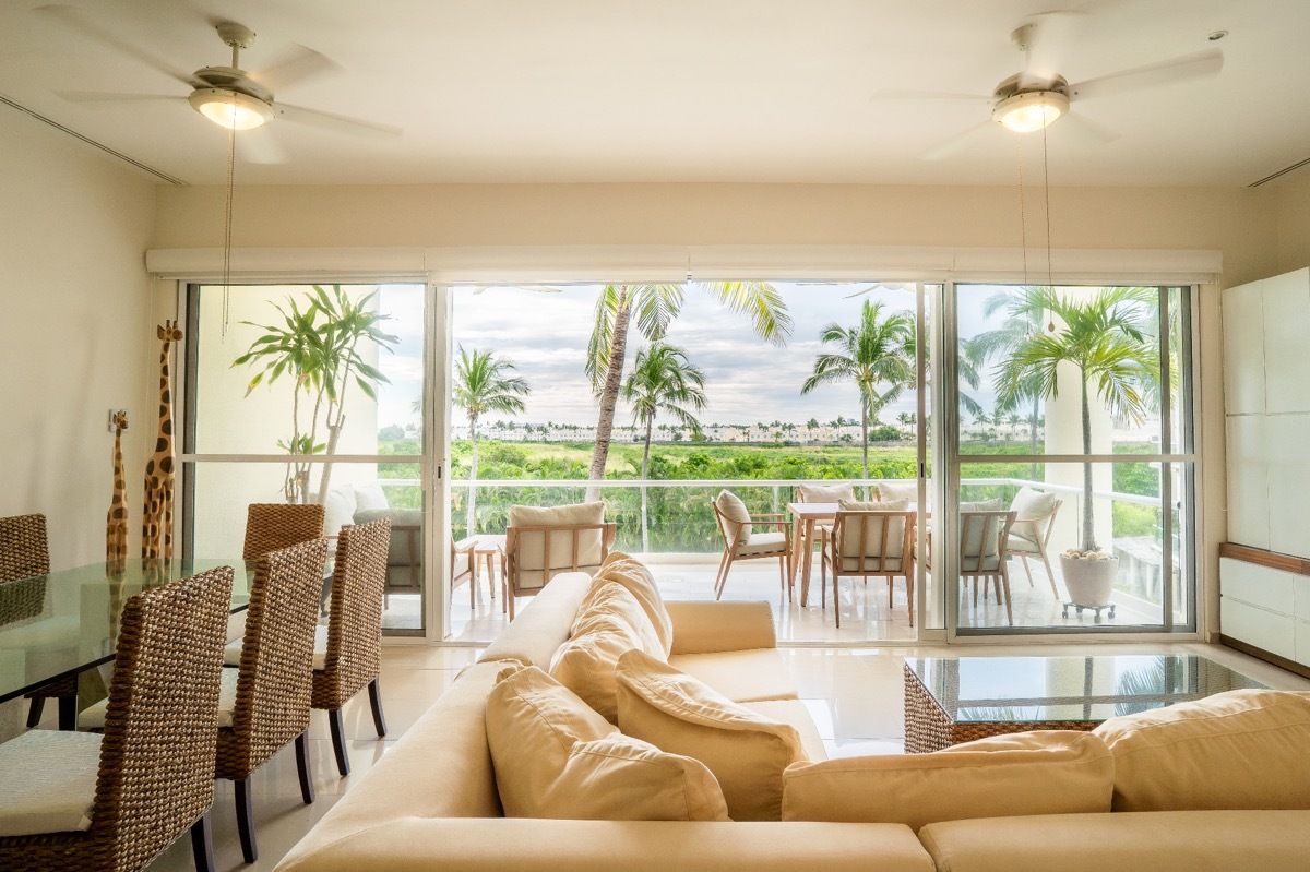 2 de 37: la vista, sala, comedor y terraza