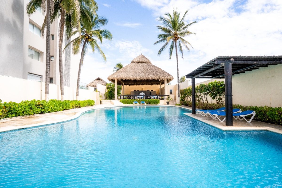 32 de 37: club de playa