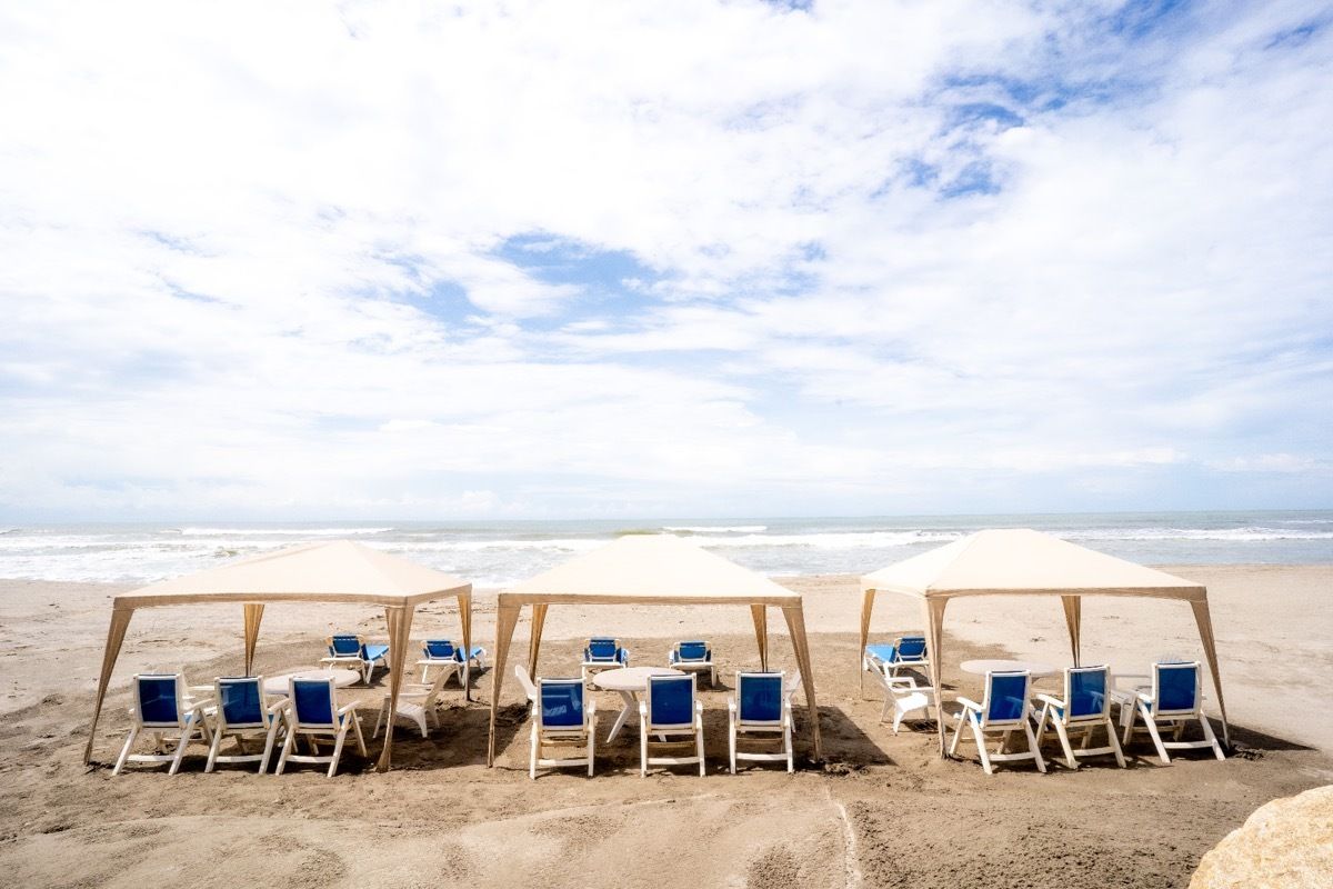 34 de 37: club de playa