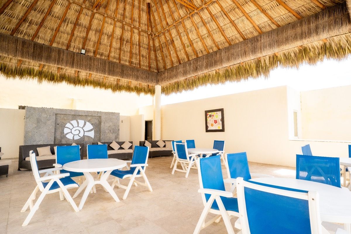 30 de 37: palapa club de playa