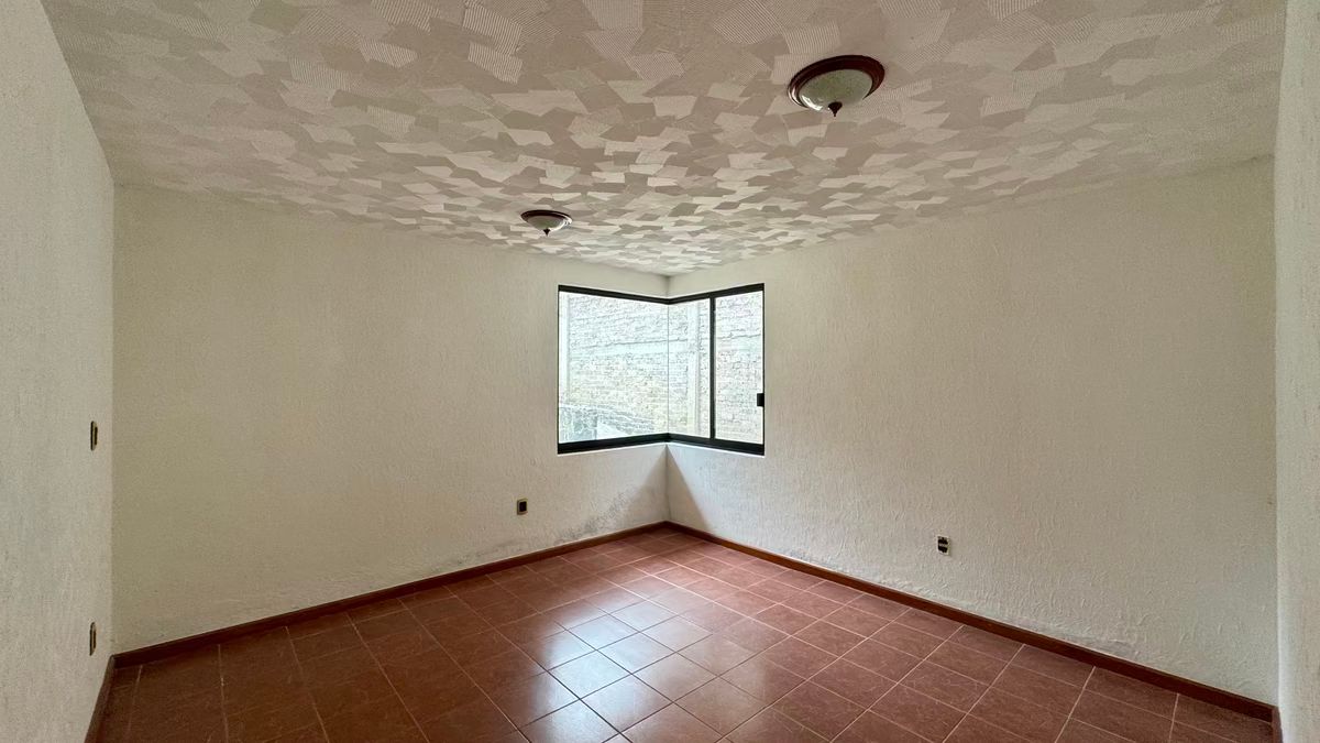 16 of 36: RECÁMARA - 1