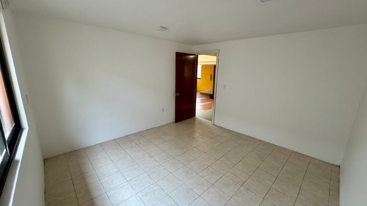 19 of 36: RECÁMARA - 2