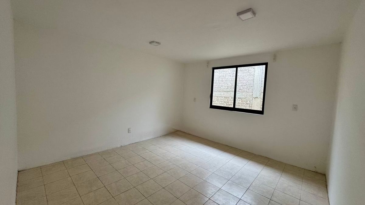 20 of 36: RECÁMARA - 2