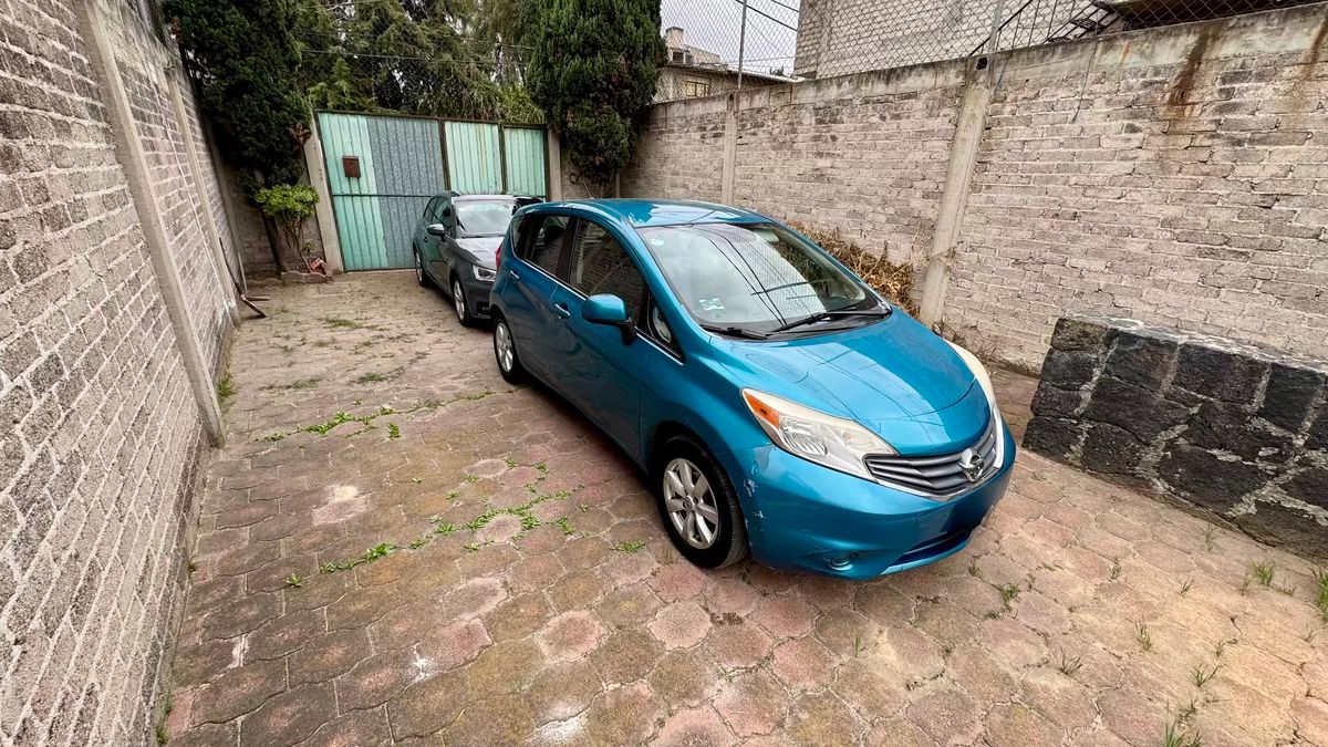 35 of 36: CAJONES DE ESTACIONAMIENTO