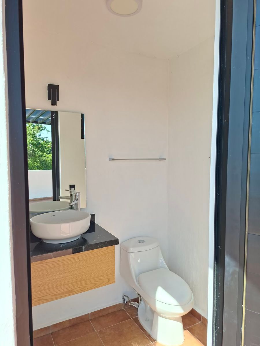 27 de 29: BAÑO ROOF GARDEN