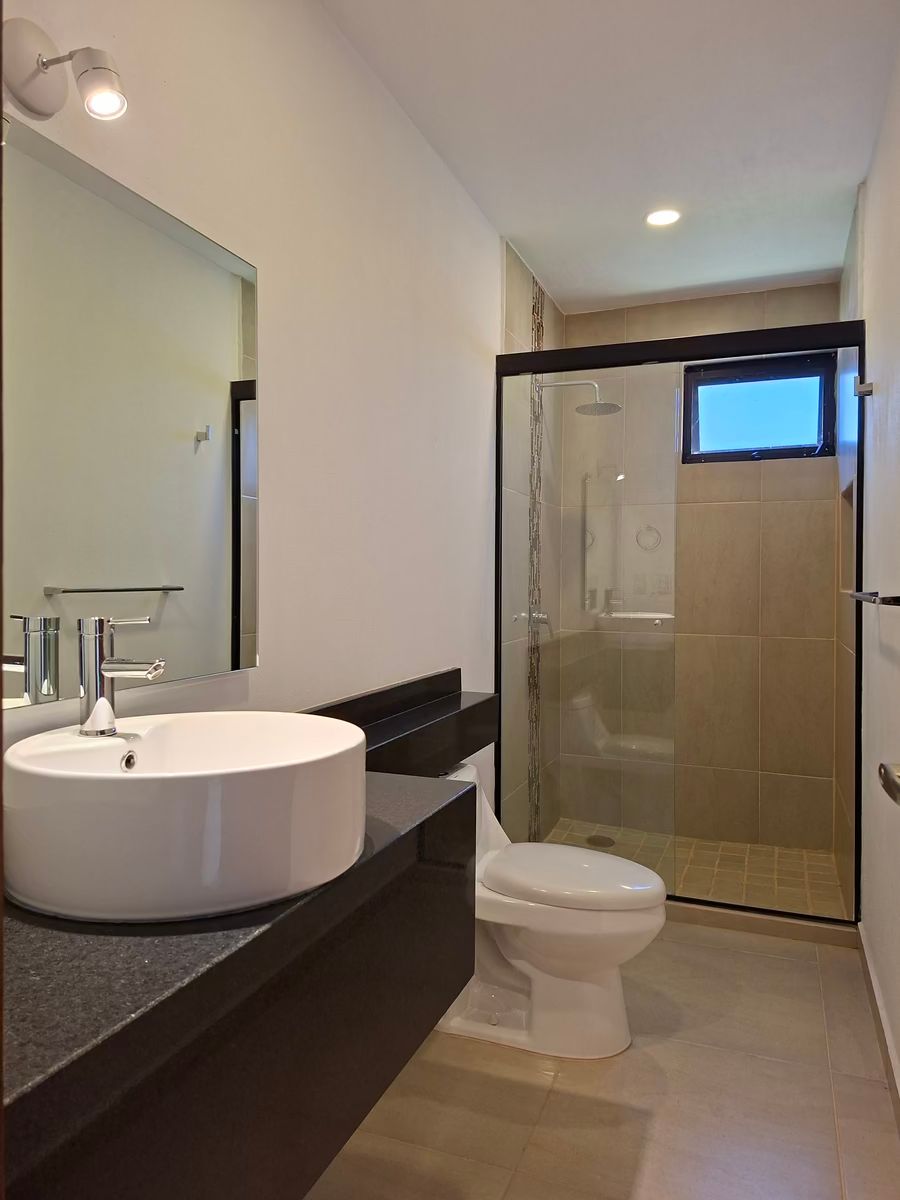 14 de 26: Baño recamara 2