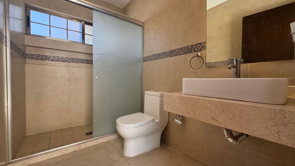 26 de 40: baño de recámaras