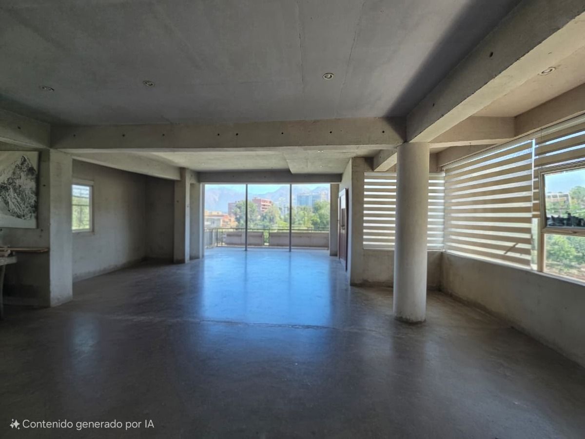 Venta de Edificio de Uso Comercial en Inmejorable Ubicación en Av. Las Condes