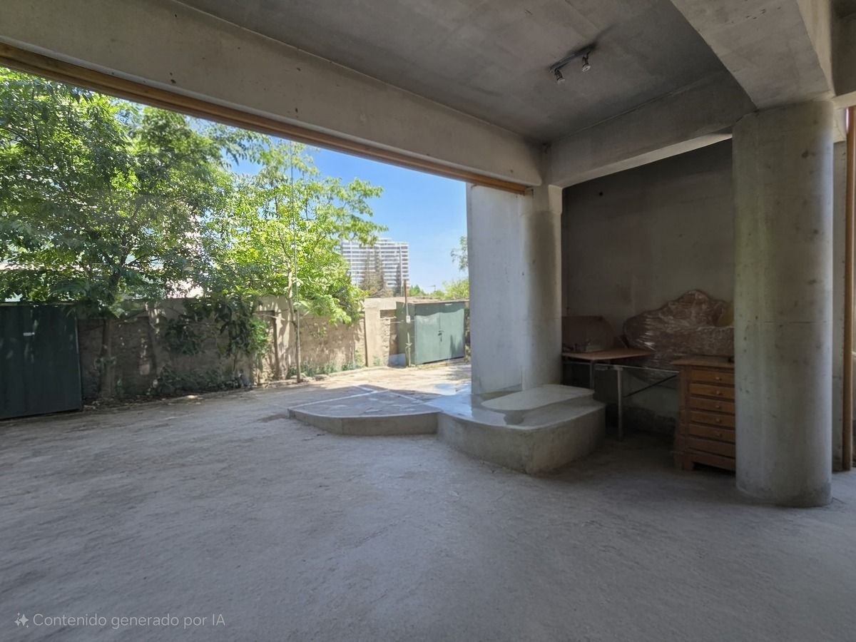 Venta de Edificio de Uso Comercial en Inmejorable Ubicación en Av. Las Condes