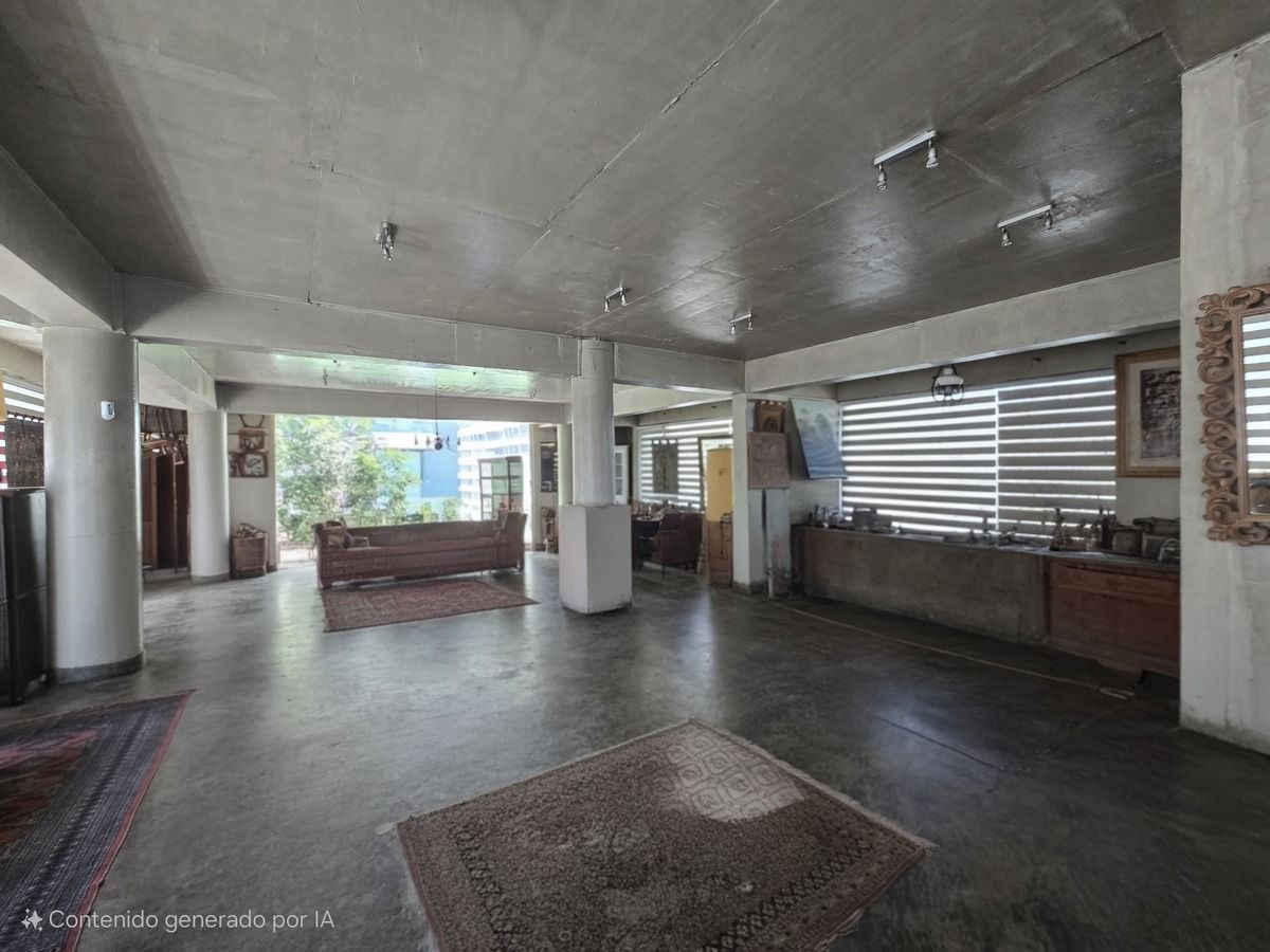 Venta de Edificio de Uso Comercial en Inmejorable Ubicación en Av. Las Condes