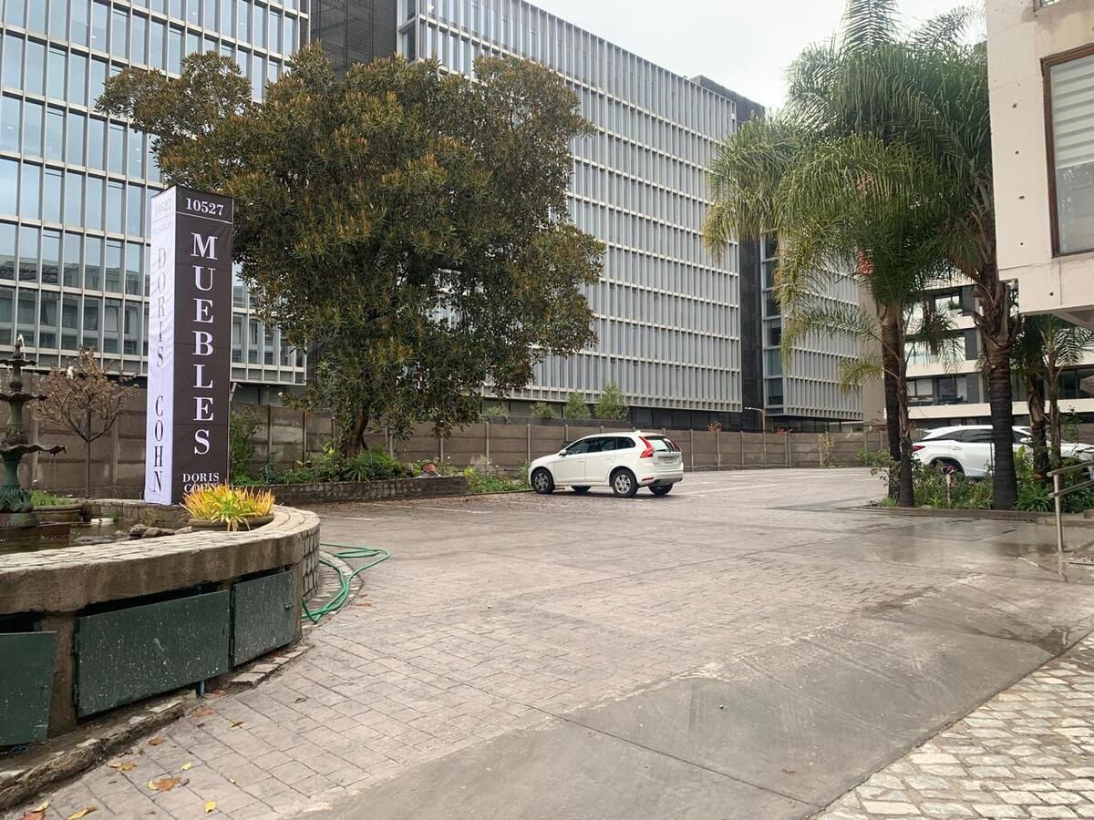 Venta de Edificio de Uso Comercial en Inmejorable Ubicación en Av. Las Condes