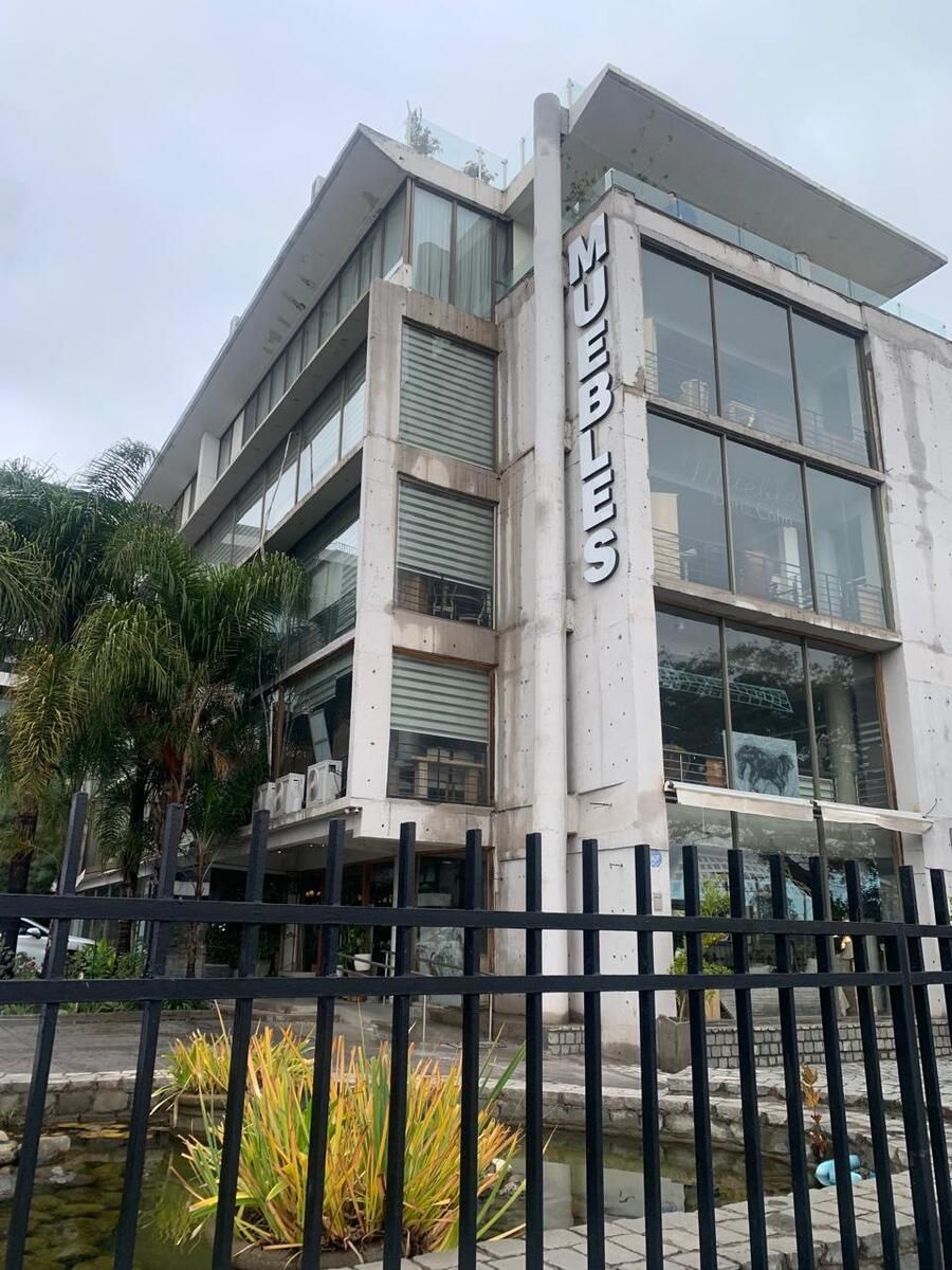 Venta de Edificio de Uso Comercial en Inmejorable Ubicación en Av. Las Condes