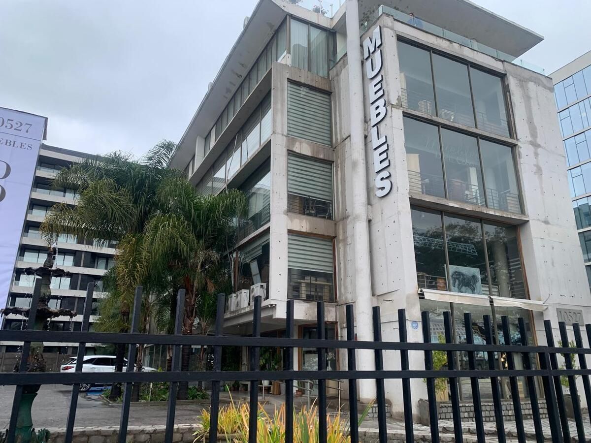 Venta de Edificio de Uso Comercial en Inmejorable Ubicación en Av. Las Condes