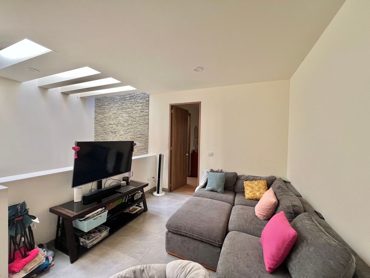 17 de 27: Planta alta área TV