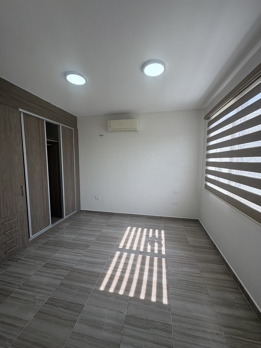 15 of 40: RECAMARAS CON CLOSETS