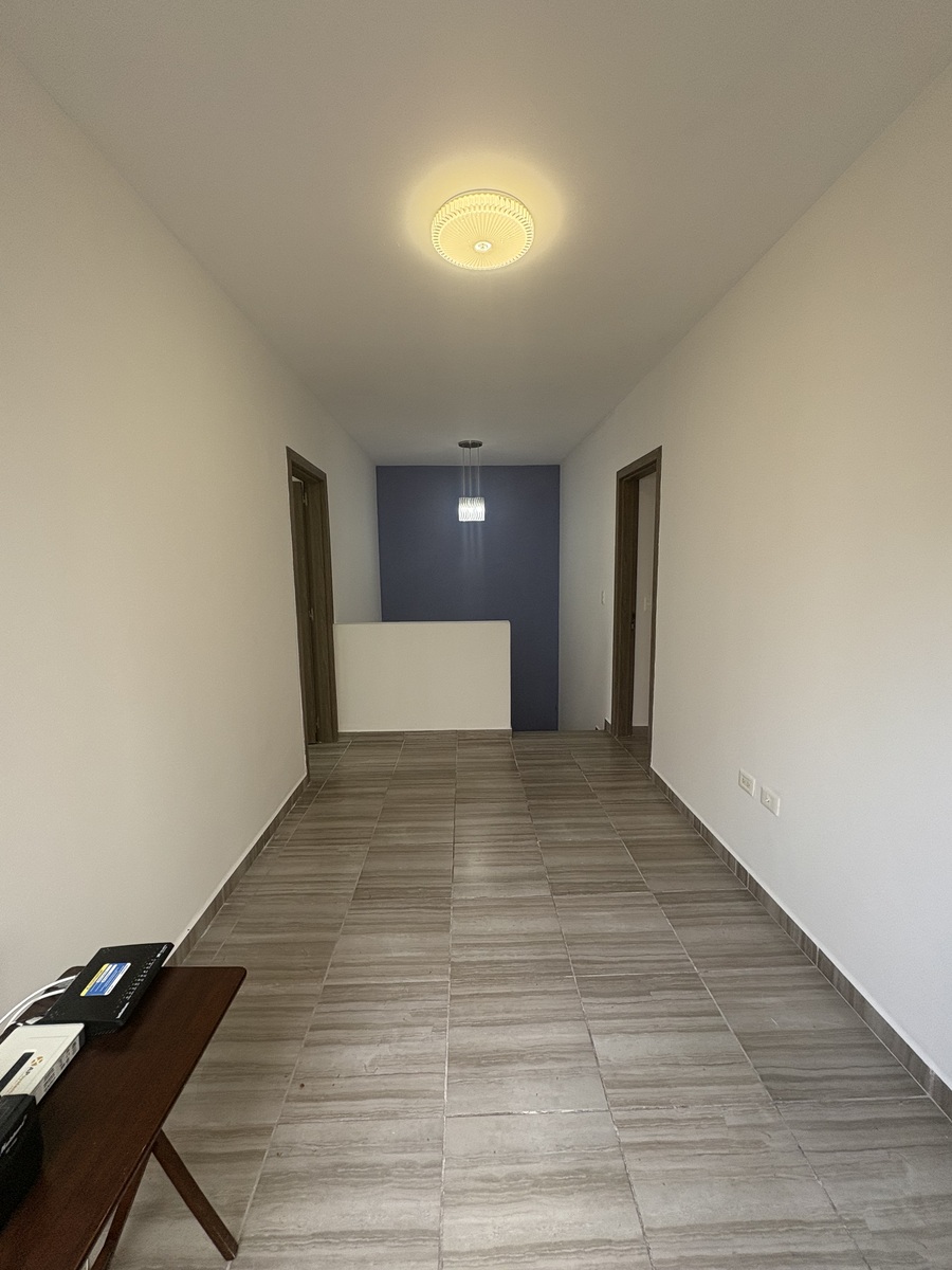 12 of 40: CUBO DE ESCALERA