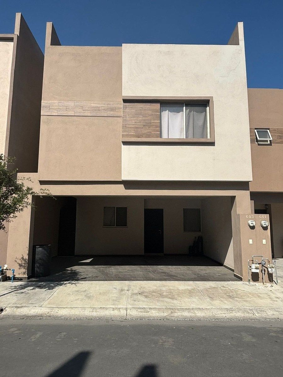 1 de 22: WhatsApp Image 2025-10-28 at 2.44.06 PM