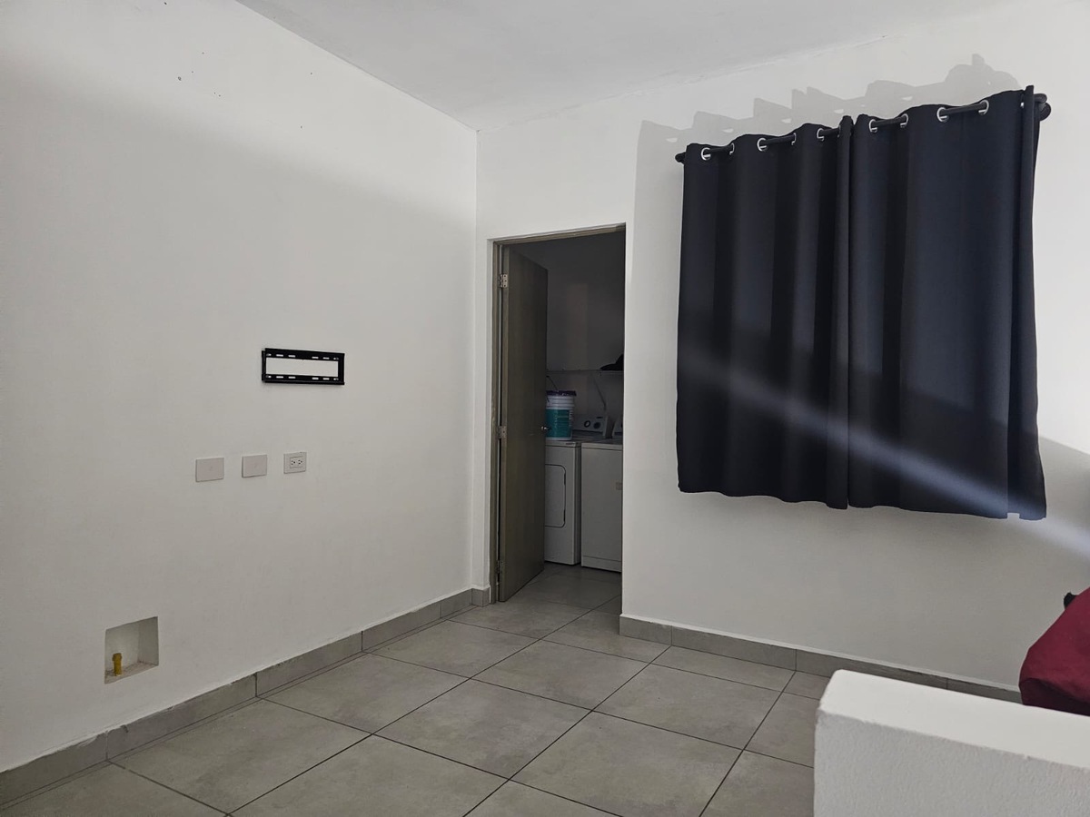 8 of 11: 7a132d9e-941f-4423-a060-33887ac6ed10