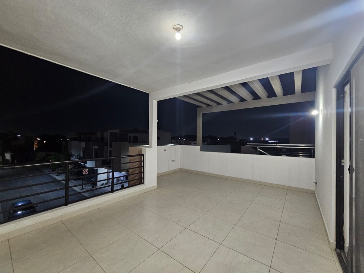 9 of 11: 3dd16a15-4ea7-40dc-819c-d411a0c86c1c