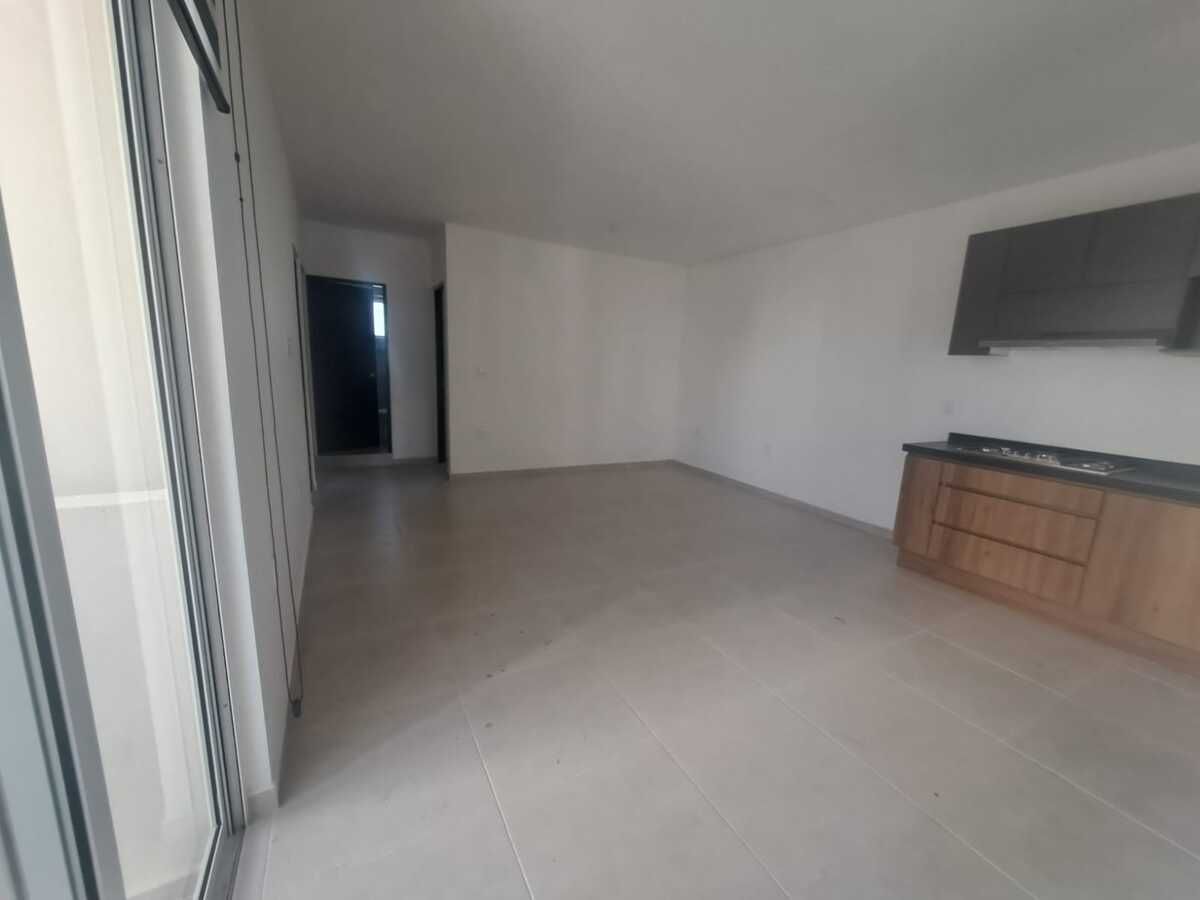 3 de 20: ENTRADA, SALA COMEDOR