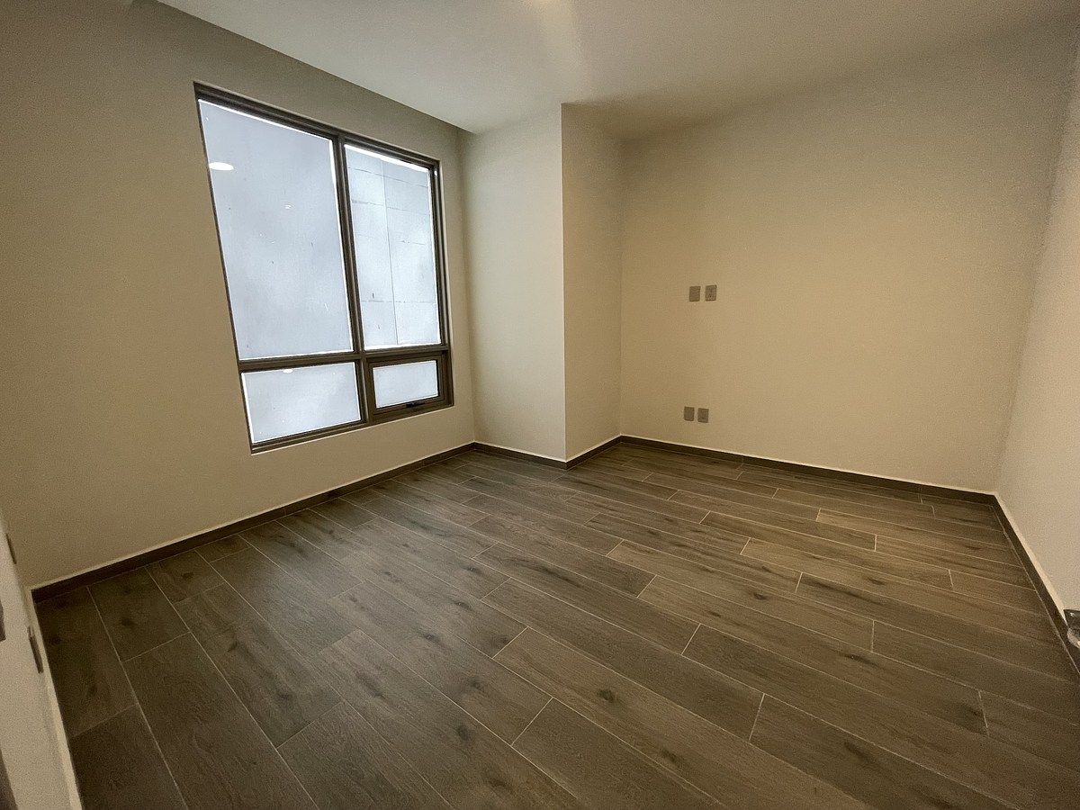 27 of 31: Segunda recámara