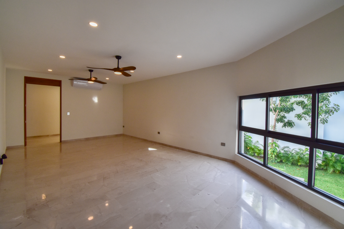 24 of 32: sala de tv