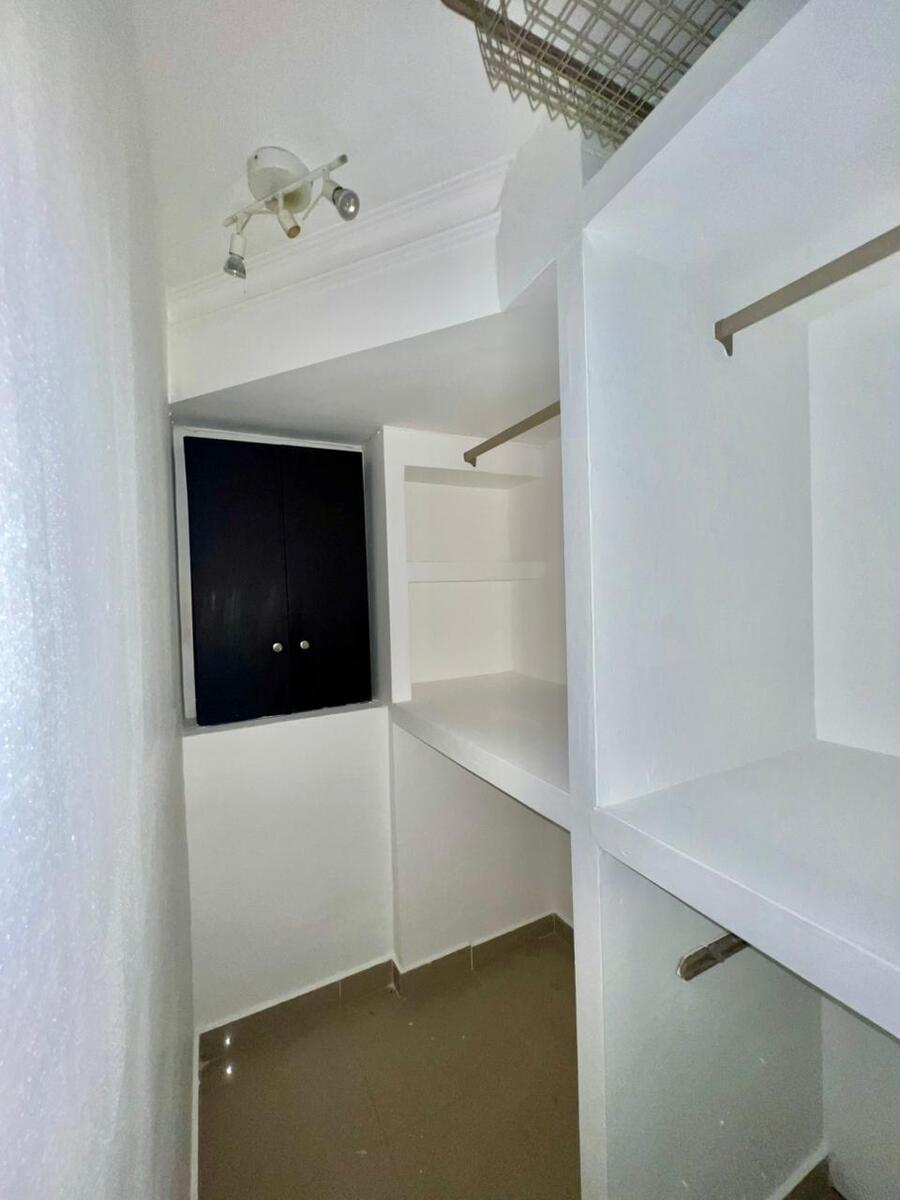 8 de 16: Walking Closet